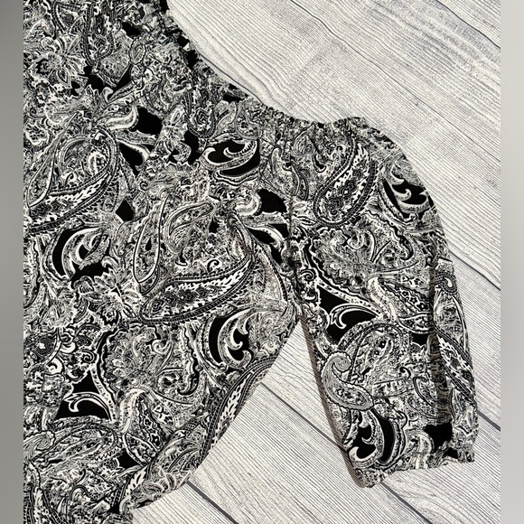 Elan Black & White Paisley Print Romper Size M NWT - Picture 5 of 9
